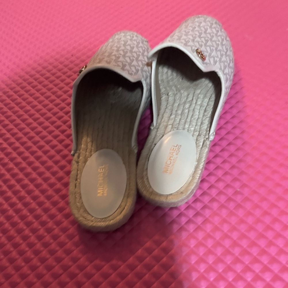 Michael Kors Vanilla Mule Size 10 M - Picture 2 of 4